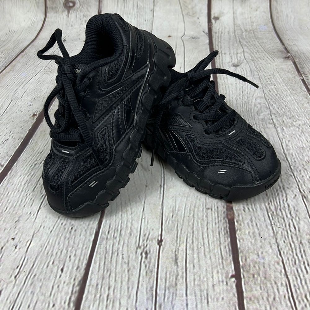Reebok Mini Zig Sonic Running Shoe (Toddler) size 8 black.